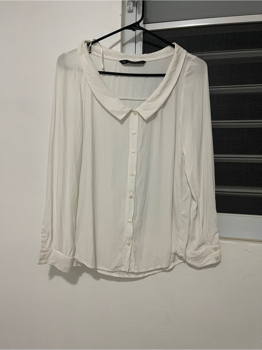 Zara Women’s White Button-Front Blouse with Peter Pan Collar